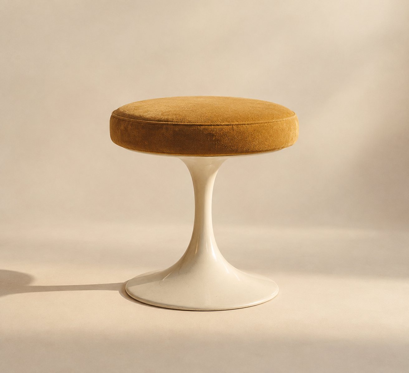Tulip stool